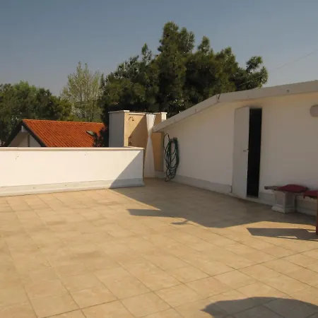 Smeraldo Apartment *